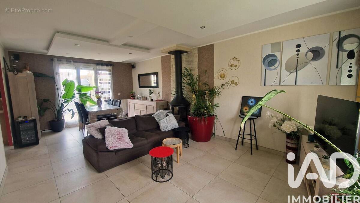 Photo 1 - Maison à BRIE-COMTE-ROBERT