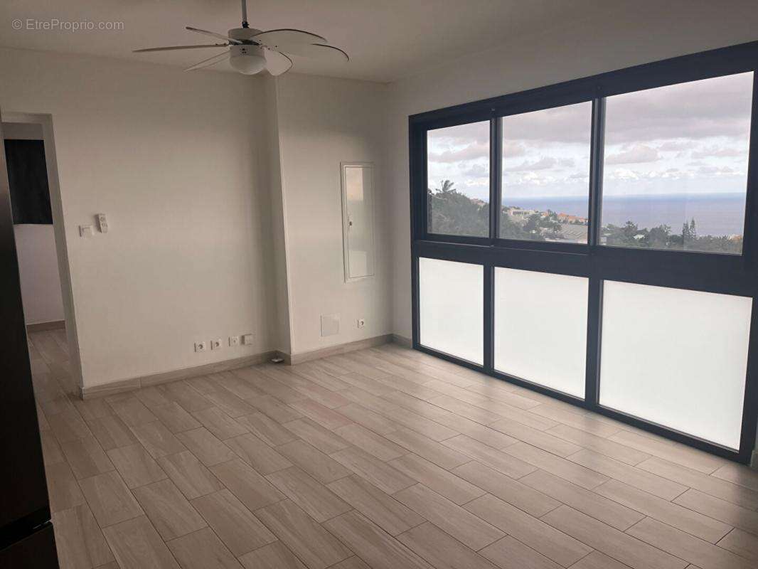 Appartement à LES AVIRONS