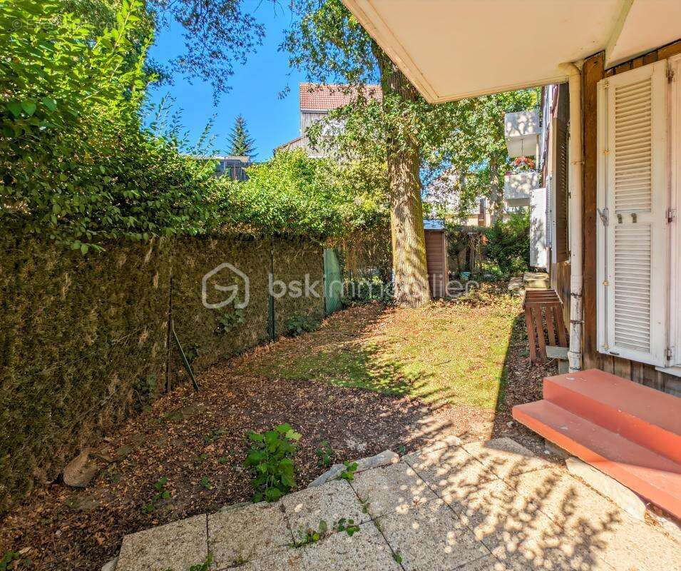 Appartement à EMERAINVILLE