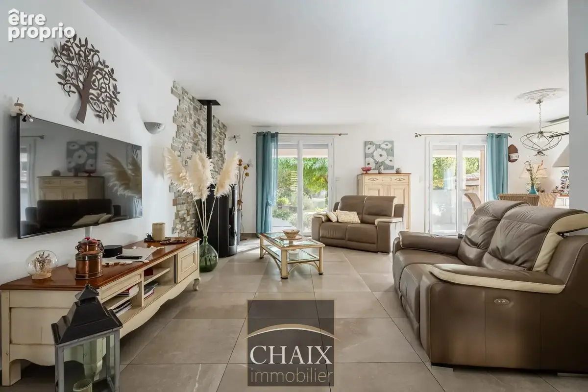 Maison de 186 m2 avec t2 indépendant, piscine et terrain de 1 750 m2 - photo 7