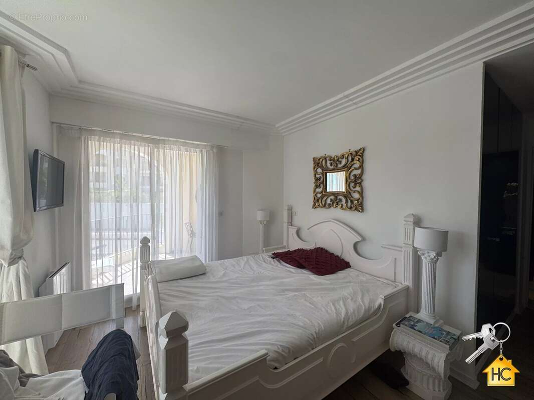 Appartement à MANDELIEU-LA-NAPOULE