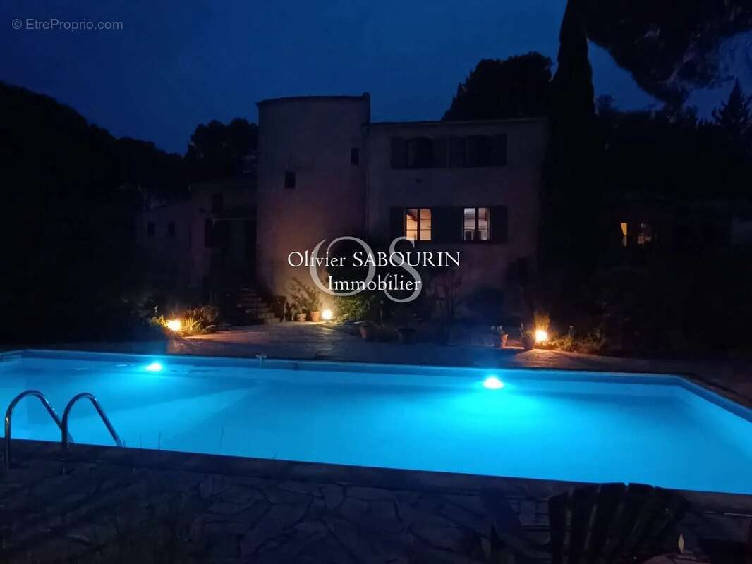 Maison à ROQUEBRUNE-SUR-ARGENS