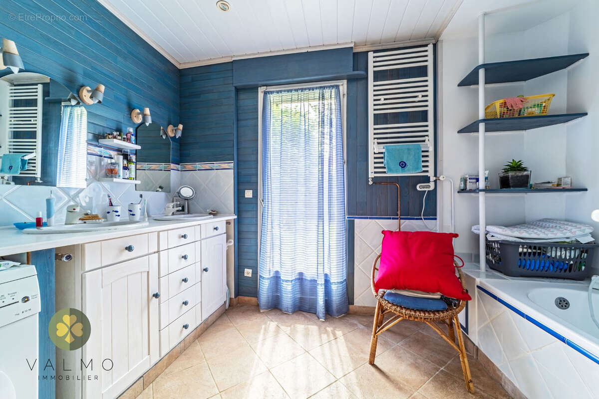 Maison à THOIRY