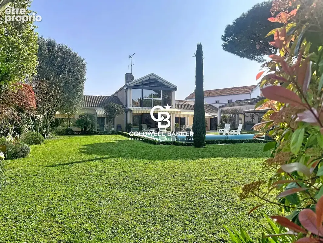 Une Oasis Confidentielle avec Piscine et Garage au Cœur de La Rochelle - photo 19