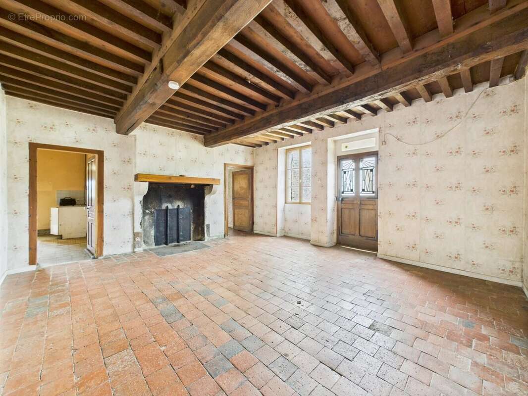 Maison à DOMPIERRE-EN-MORVAN