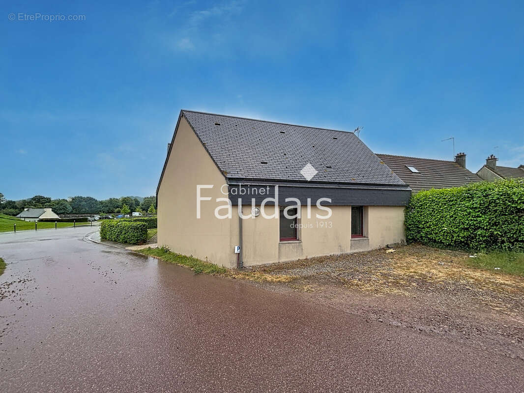 Maison à LA HAYE-DU-PUITS