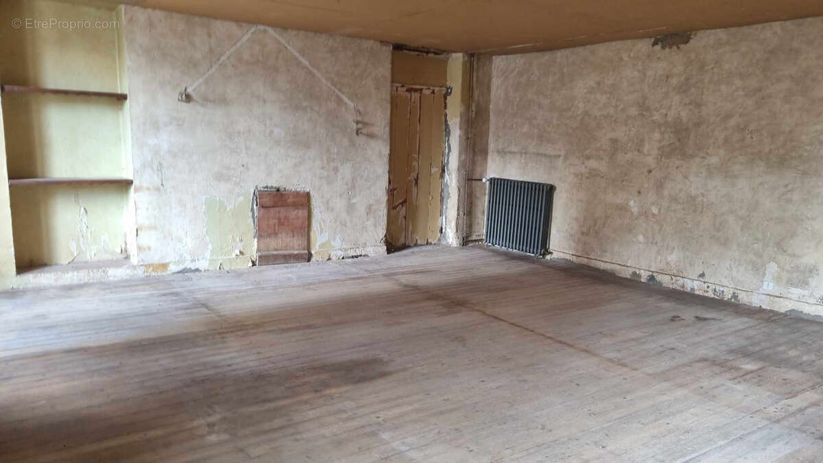 Maison à SAINT-CALAIS