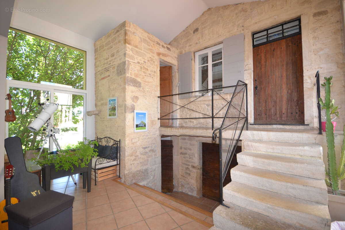 Beaujolais Pierres dorées, Propriété, 350 m2 hab., 5 chambres, terrain 1996 m2, vue magnifique - photo 2