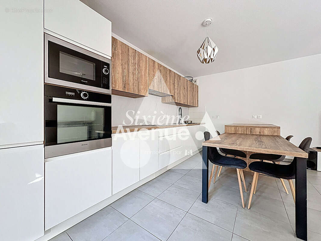 Appartement à MOUANS-SARTOUX