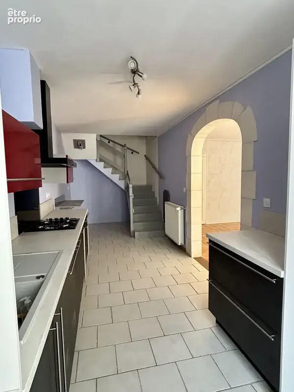 Maison R+1 T4 avec garage, cour et parcelles non attenantes - photo 8
