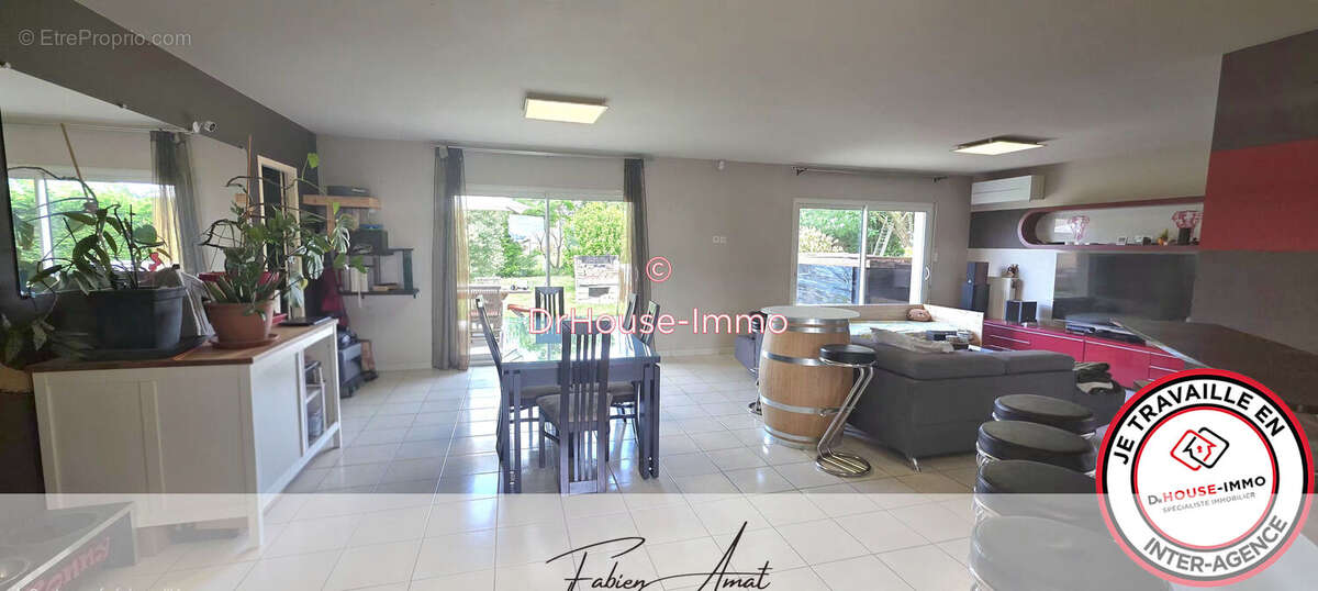 Maison 111 m² à Saint-Savin  - photo 2