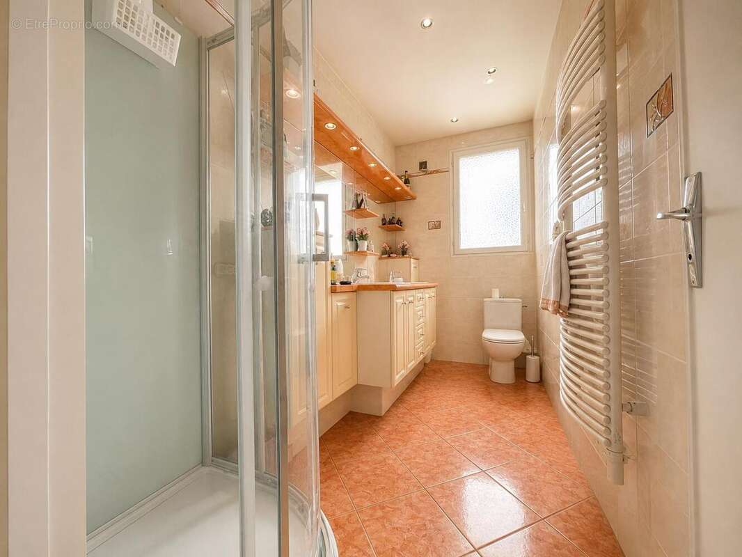 Maison 178 m² à Saint-Priest  - photo 12