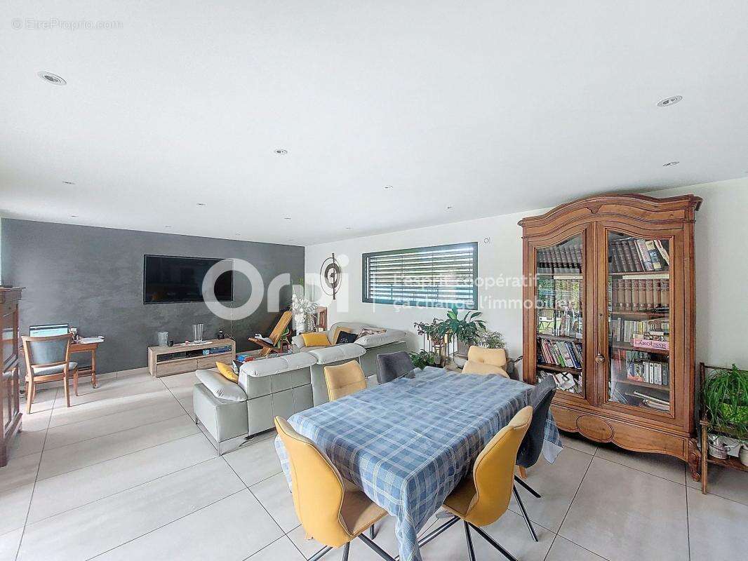 Maison à GILLY-SUR-ISERE