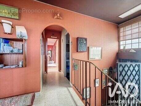 Maison 145 m² à Montfermeil  - photo 7