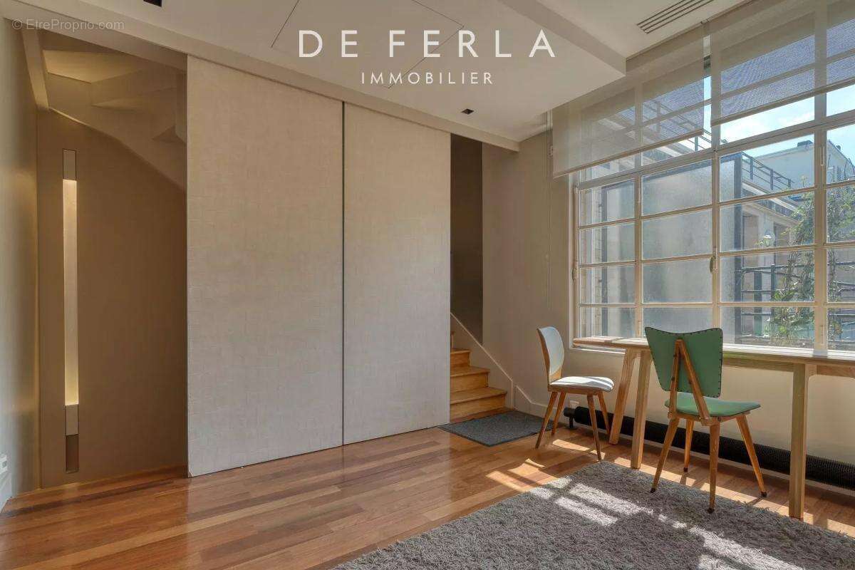 Appartement à PARIS-8E