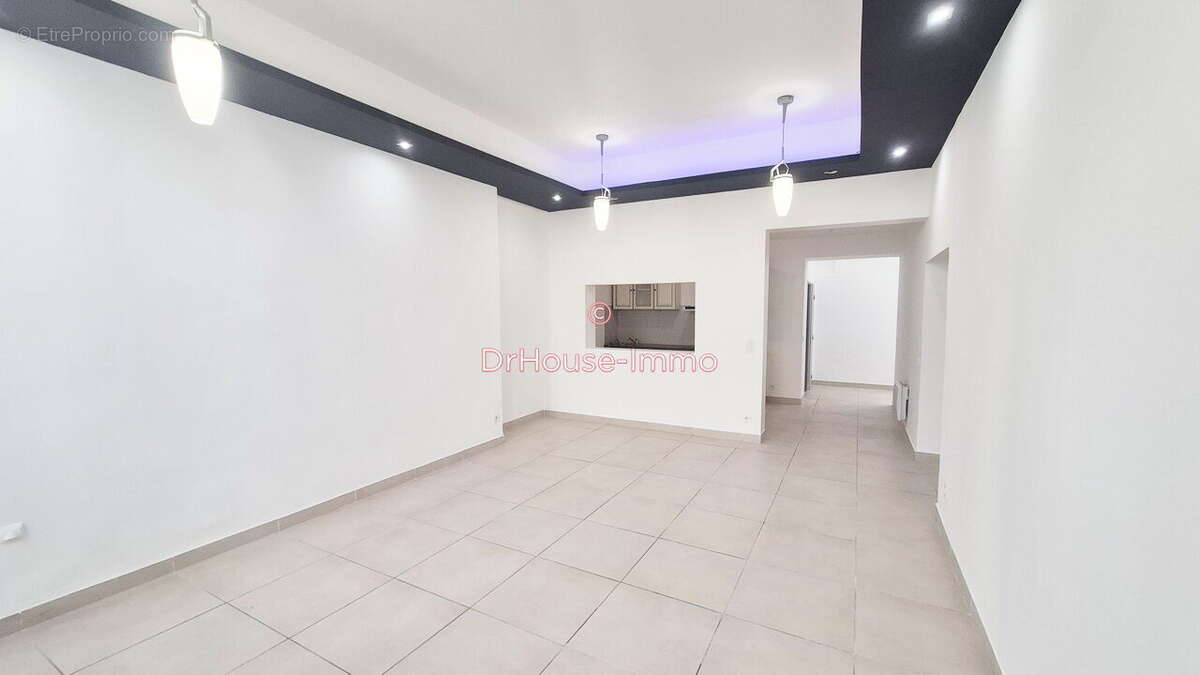 Appartement à MARSEILLE-1E