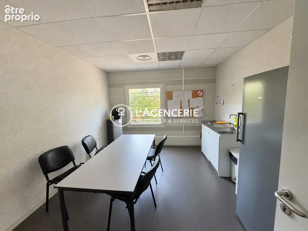 Commerce 742 m² à vendre à Albi (81000) - photo 5