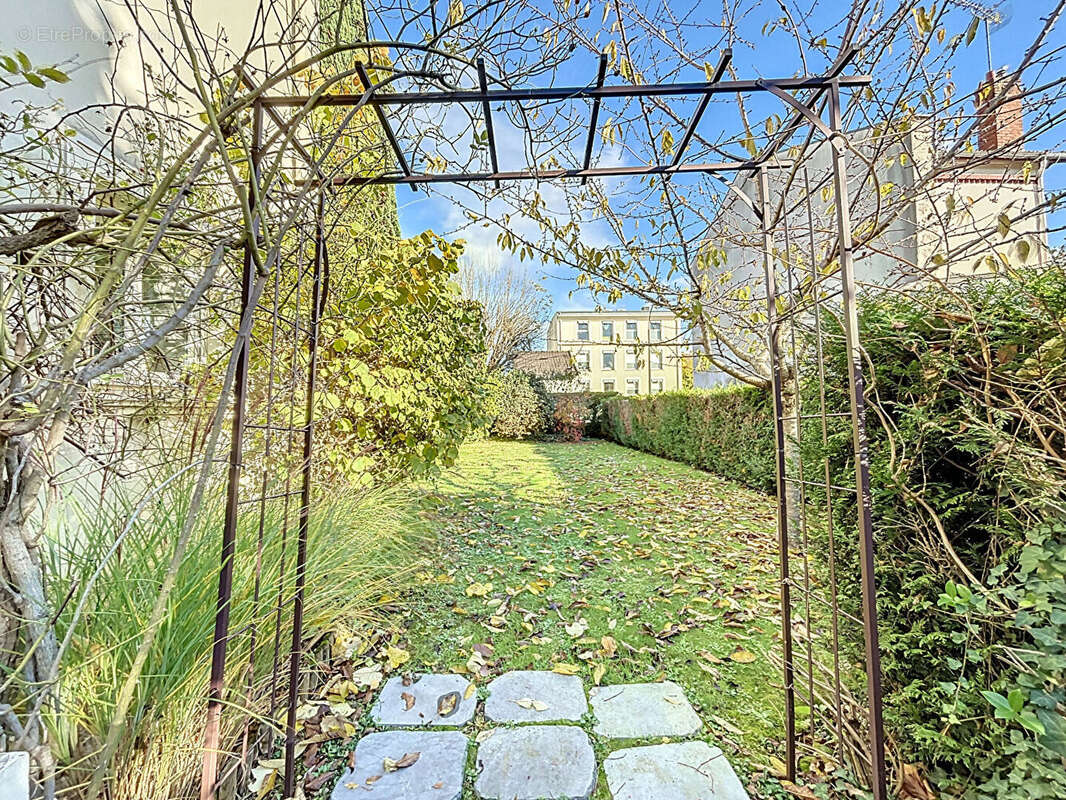 Maison à SAINT-MAUR-DES-FOSSES