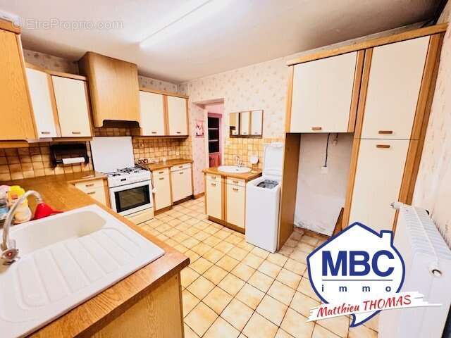 Maison à MONTREVAULT