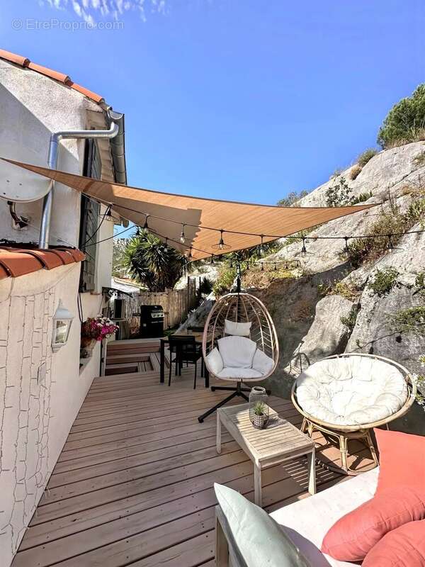 Appartement à ROQUEVAIRE