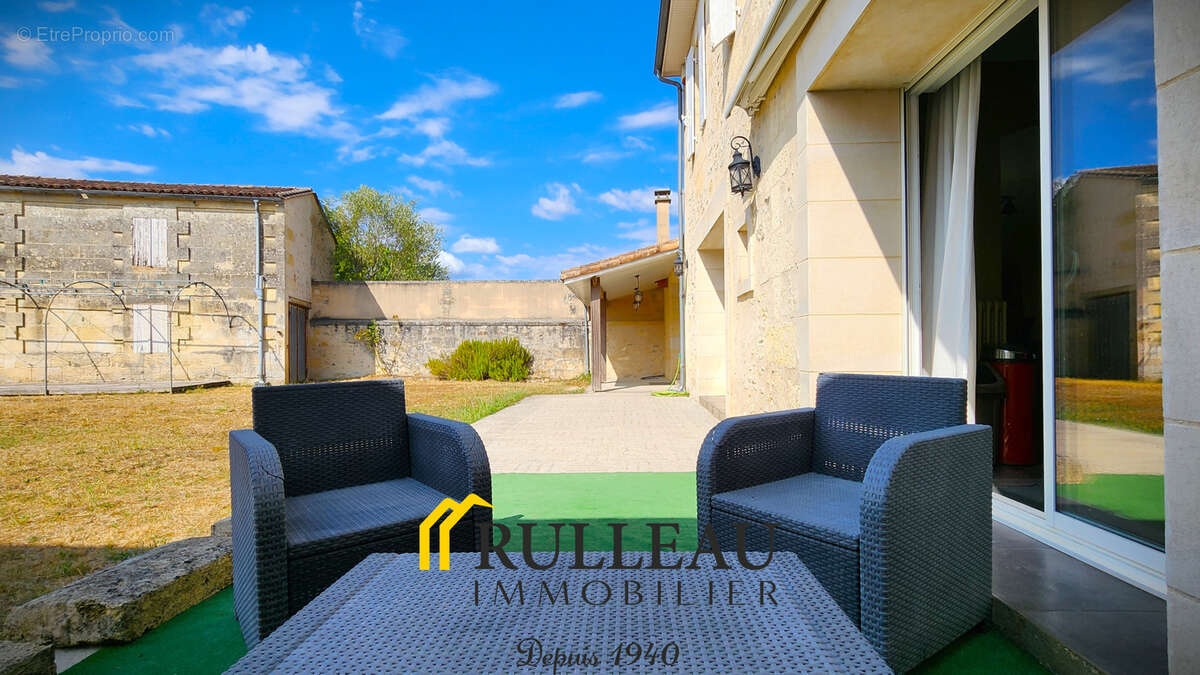 Demeure bourgeoise en pierre de 234 m2 avec dépendance de 120 m2 et jardin clos, à proximité de Saint-André-de - photo 31
