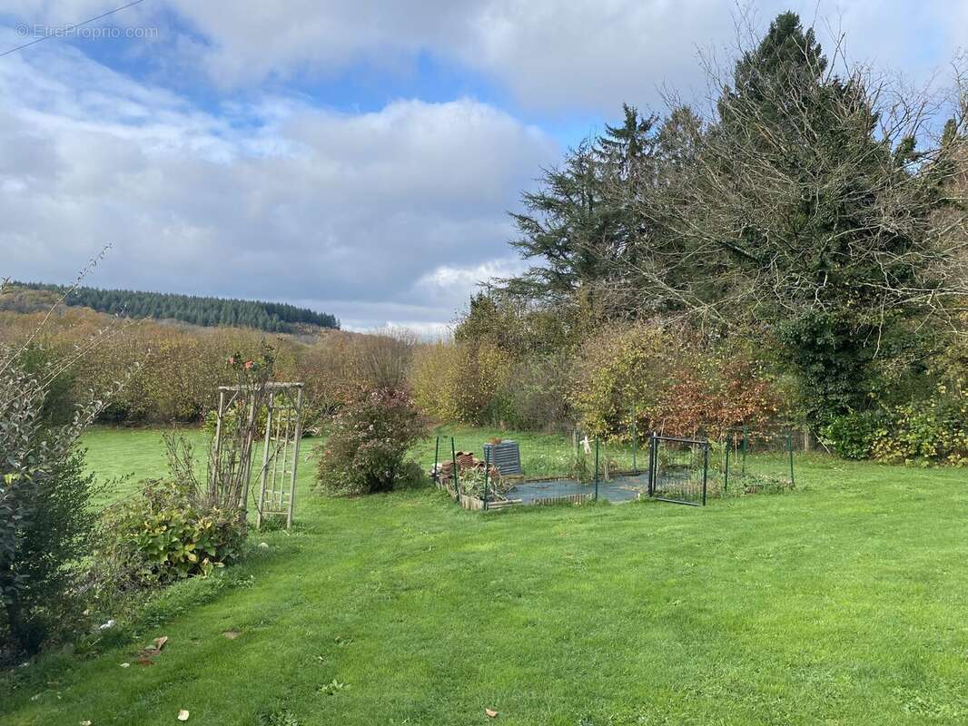 Maison à NEUVIC-ENTIER