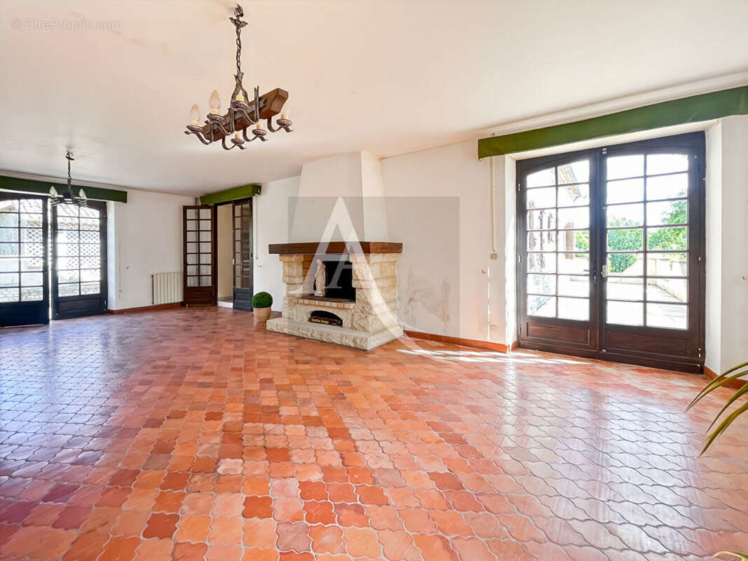 Maison à MONTAIGU-DE-QUERCY