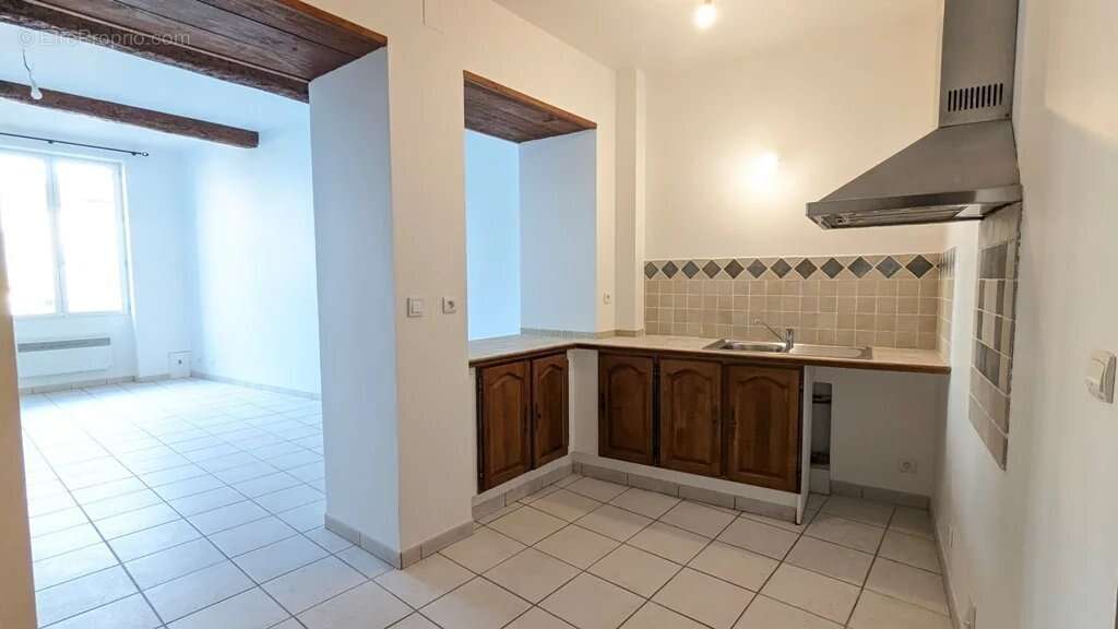 Appartement à COTIGNAC