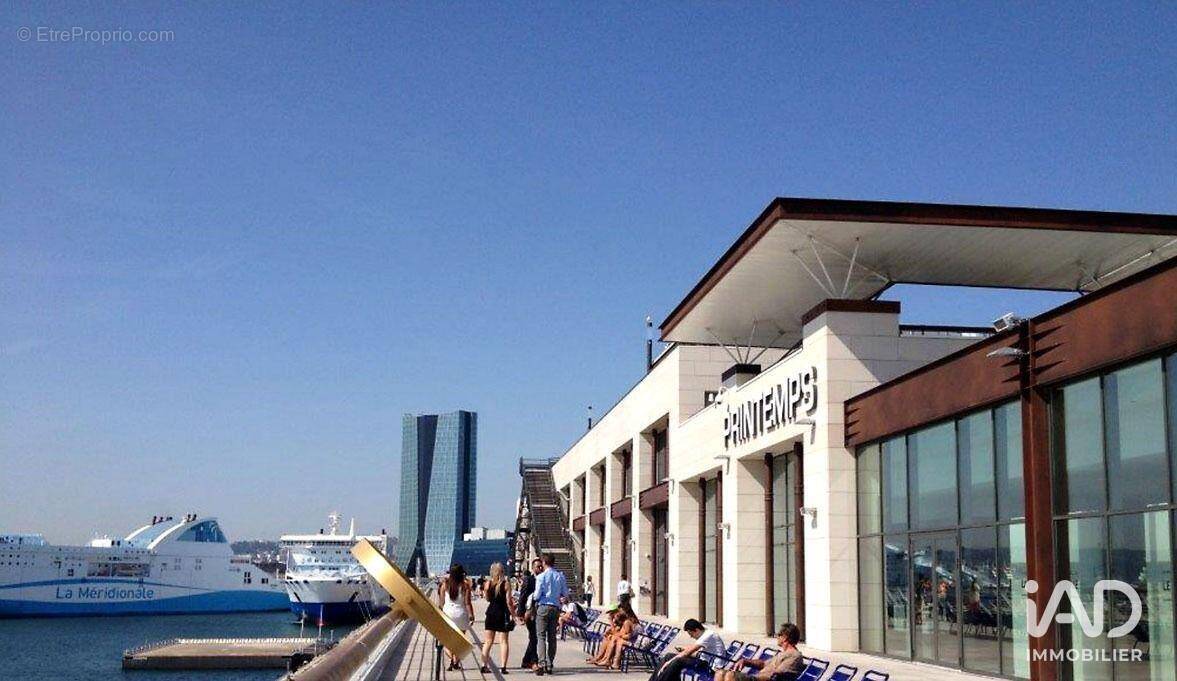 Photo 1 - Commerce à MARSEILLE-2E