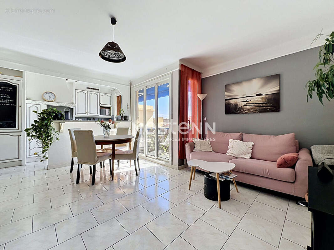 Appartement à VALLAURIS