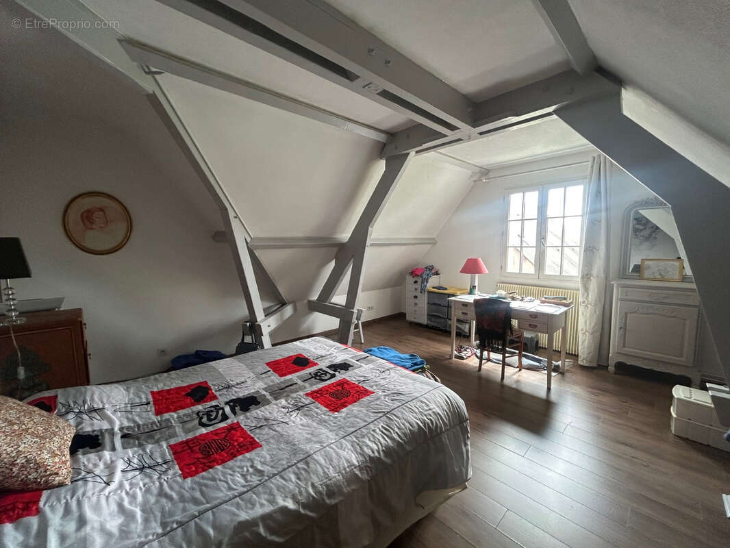 À vendre   Maison familiale de 175 m2   7 pièces   4 chambres   Yèvre-le-Châtel - photo 10