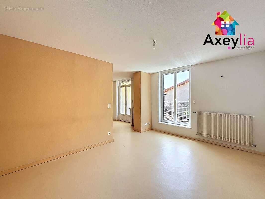 Appartement à LE COTEAU