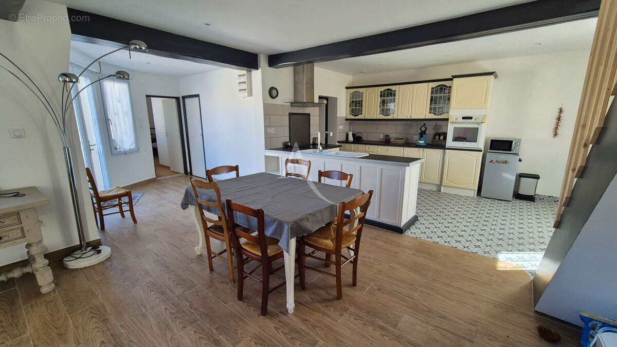 Maison en pierre rénovée de 137m2 - photo 5