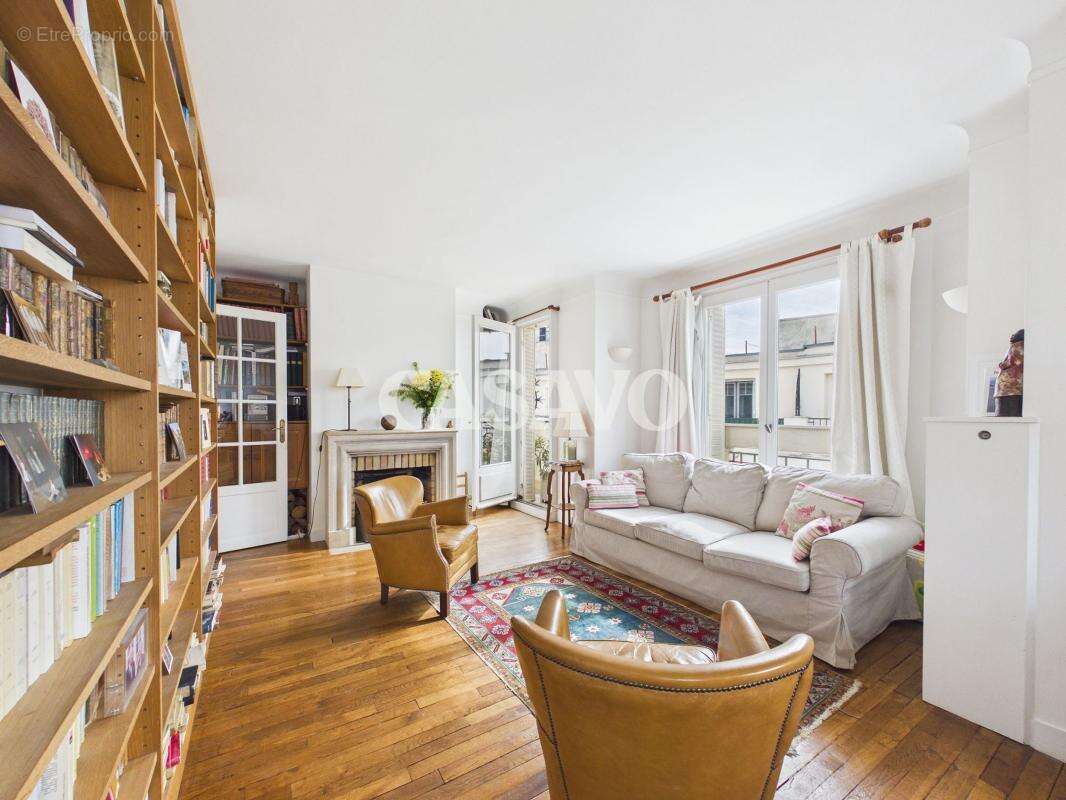 Appartement à PARIS-16E