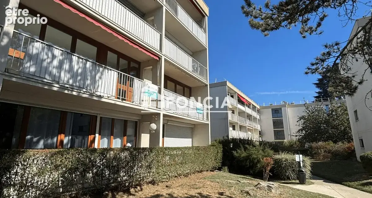 3 pièces au premier étage sans ascenseur avec grand balcon filant, parking extérieur et cave, dans résidence arborée, sécurisée - photo 22