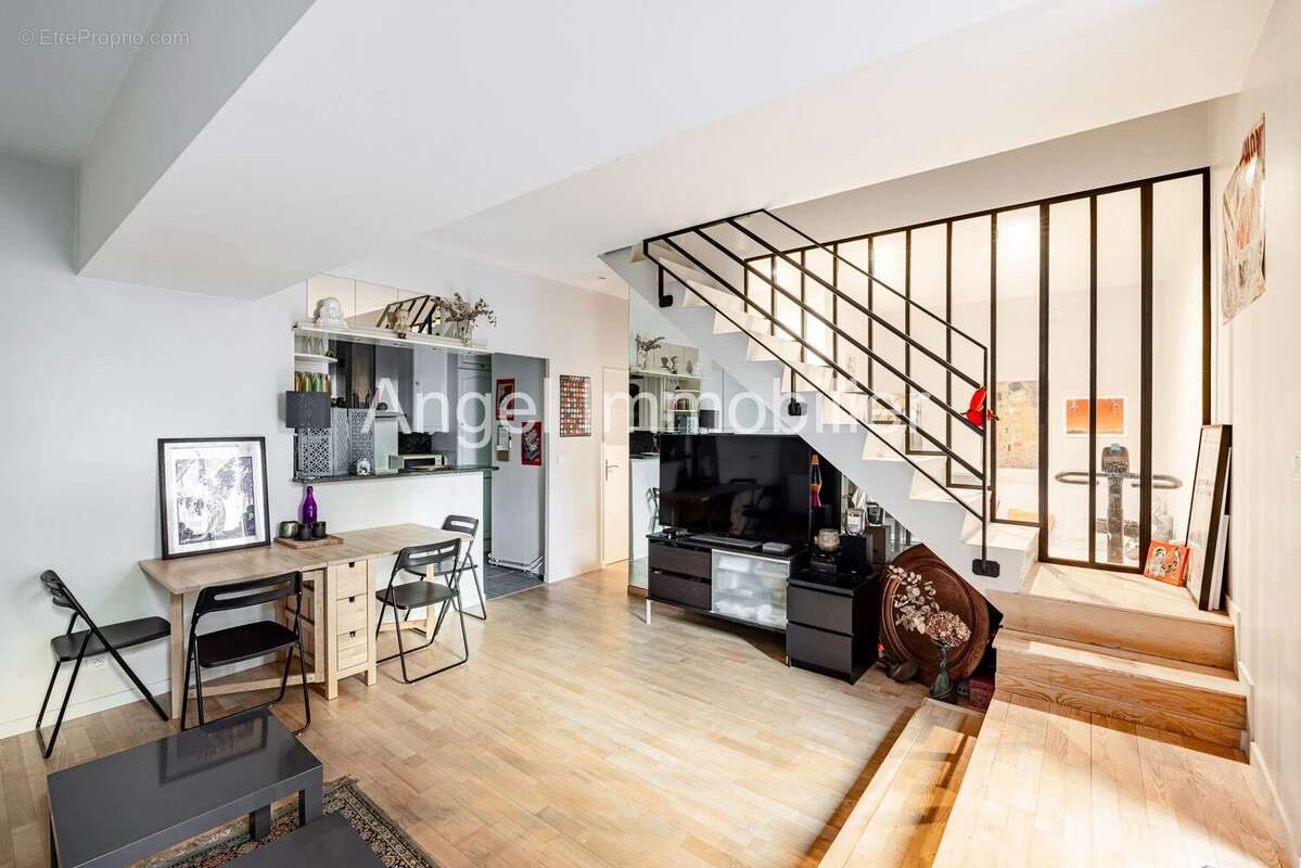 Appartement à PARIS-16E