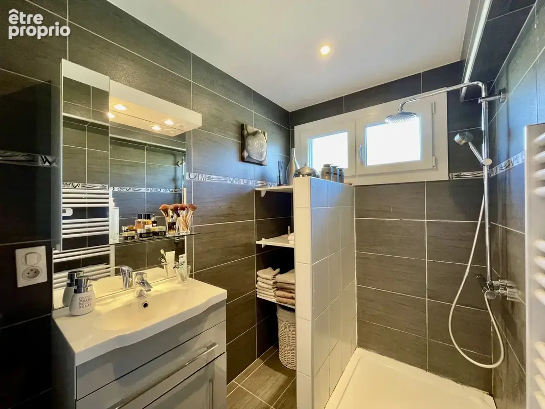 Maison de plain-pied avec Piscine secteur Bissy 73000 Chambéry - photo 11