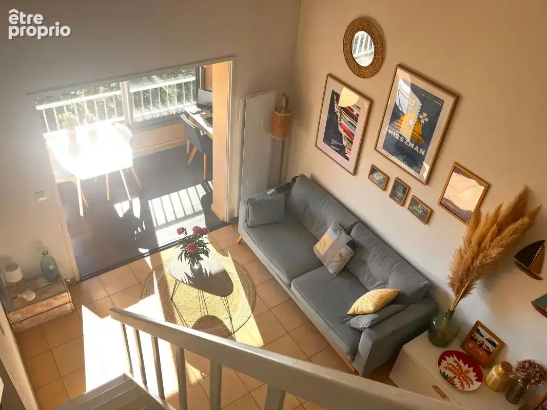 Appartement T2 en duplex rénové à Six-Fours-Les-Plages  – Exposition Sud, loggia et vue dégagée - photo 4