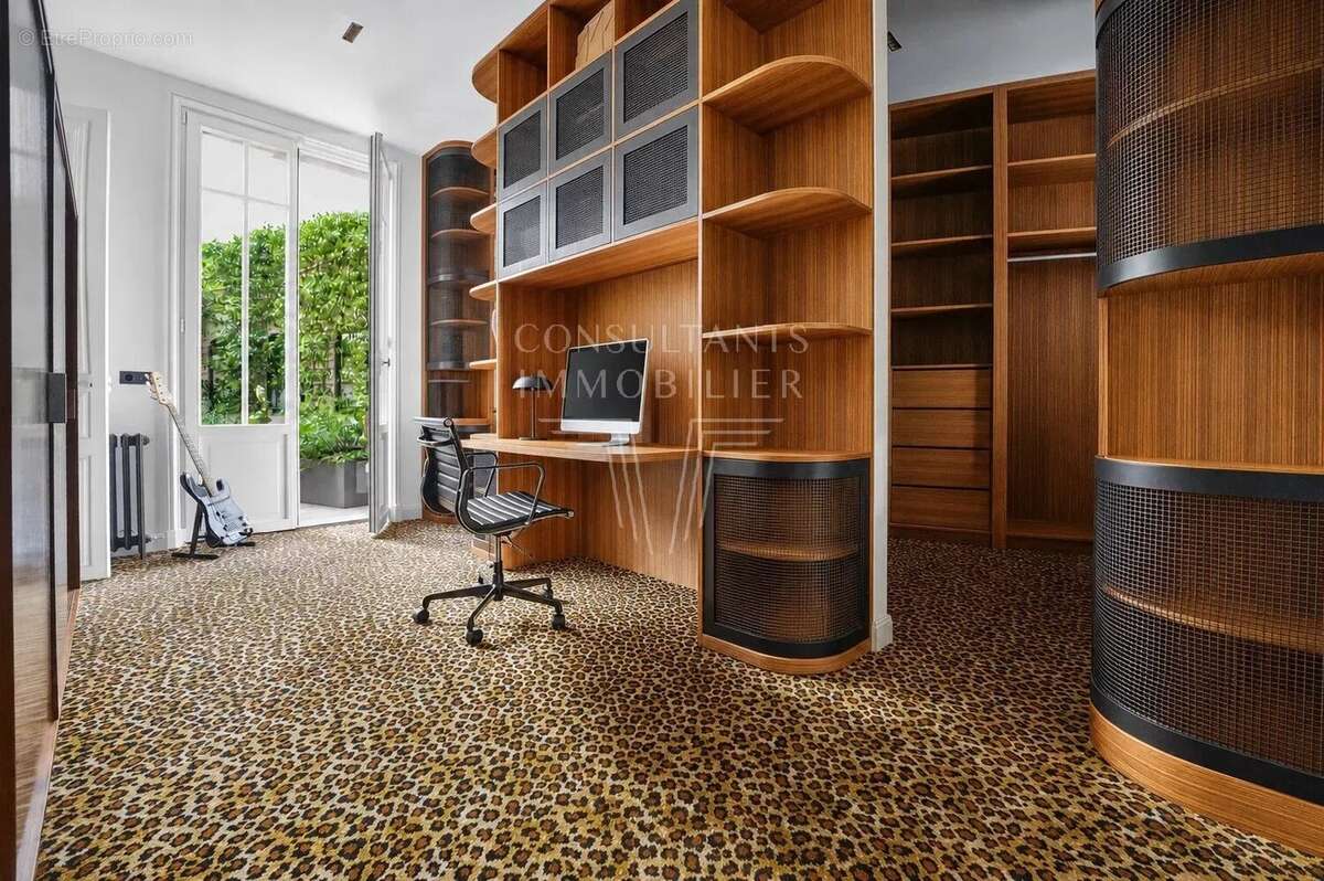 Appartement à PARIS-8E