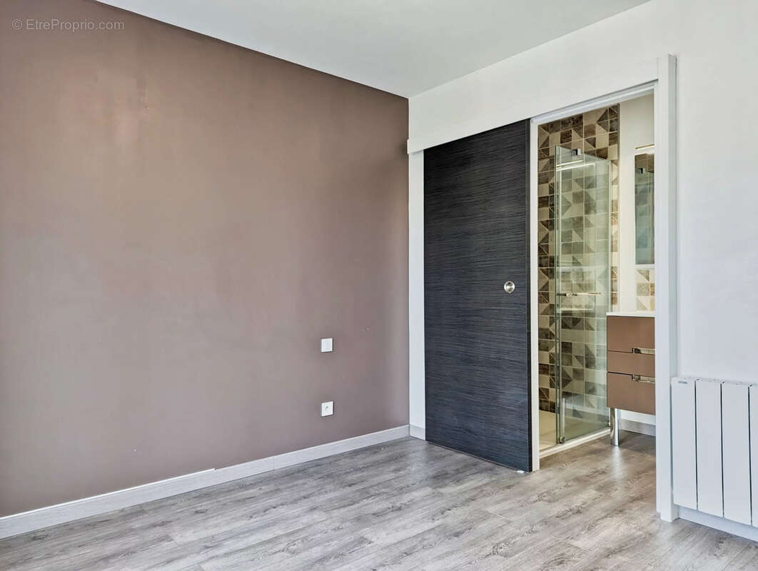 Maison à LA QUEUE-LES-YVELINES