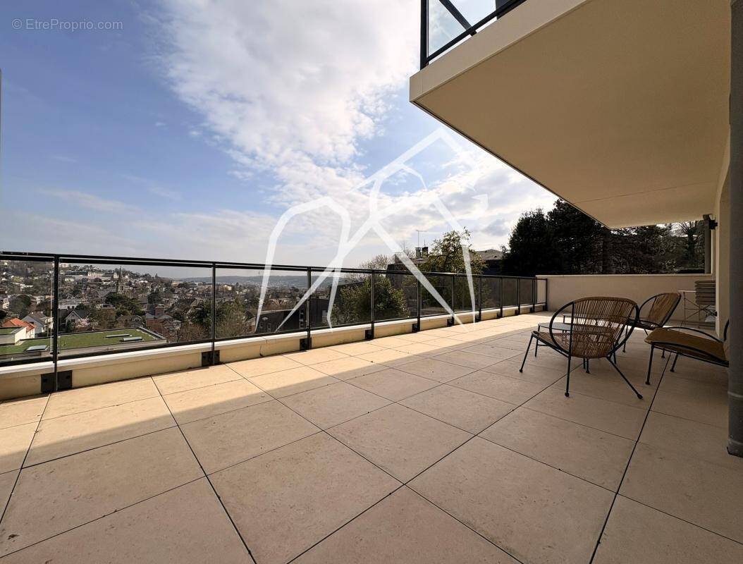 Appartement à MONT-SAINT-AIGNAN