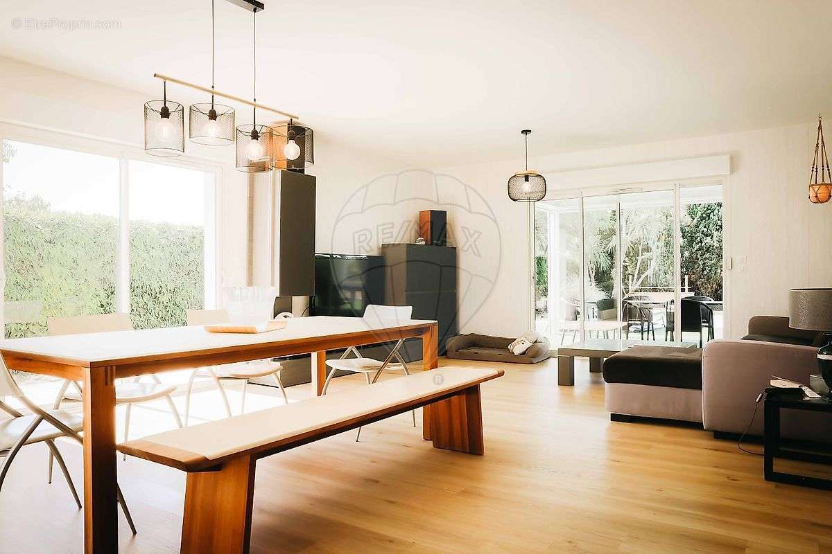 Maison à SAINT-GEORGES-DE-DIDONNE