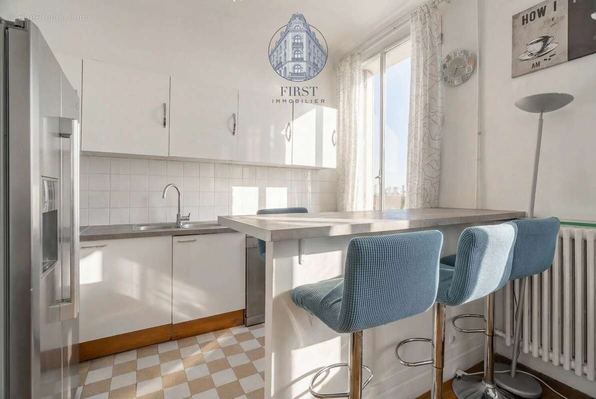 Appartement à PARIS-16E