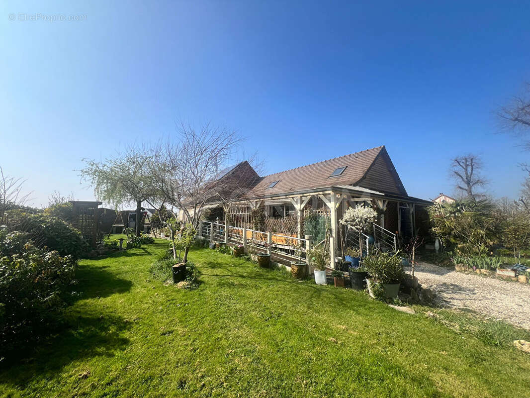 Maison à CHAMPIGNELLES