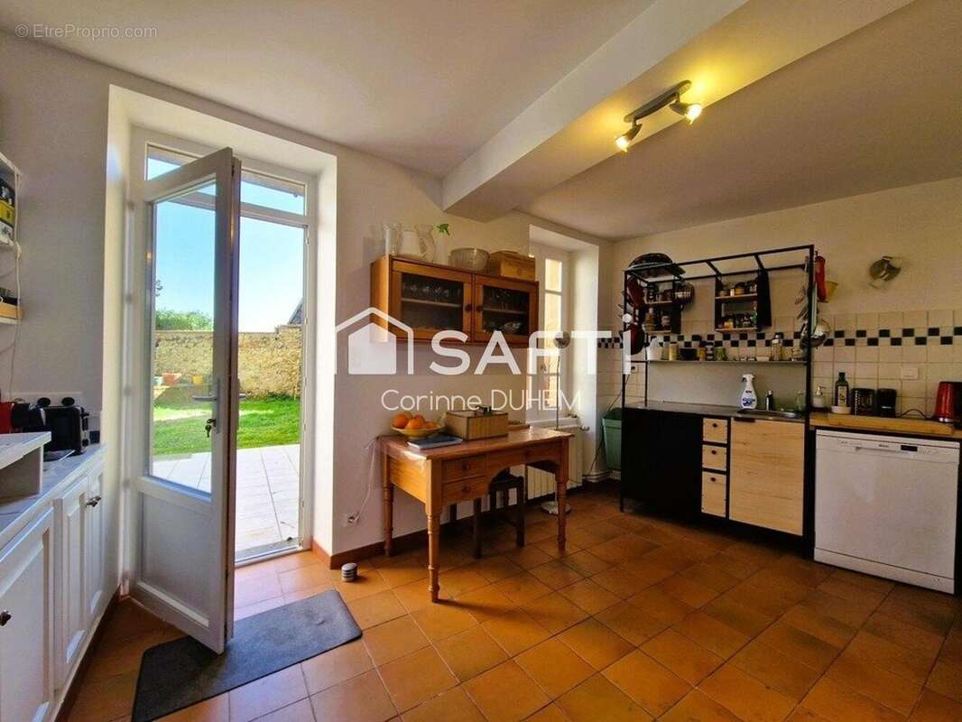 Photo 3 - Maison à LE MONTET