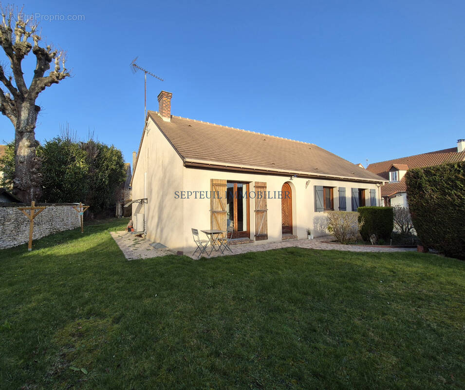 Maison à THOIRY