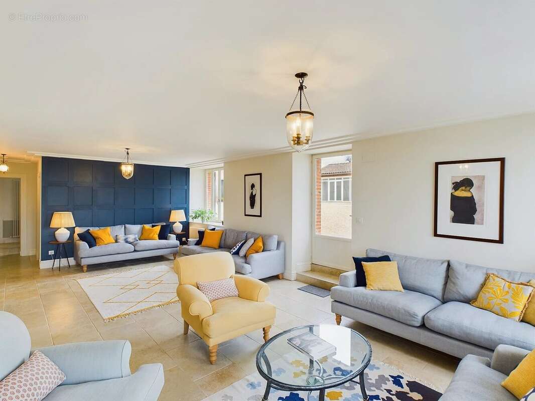 Maison à CAHUZAC-SUR-VERE