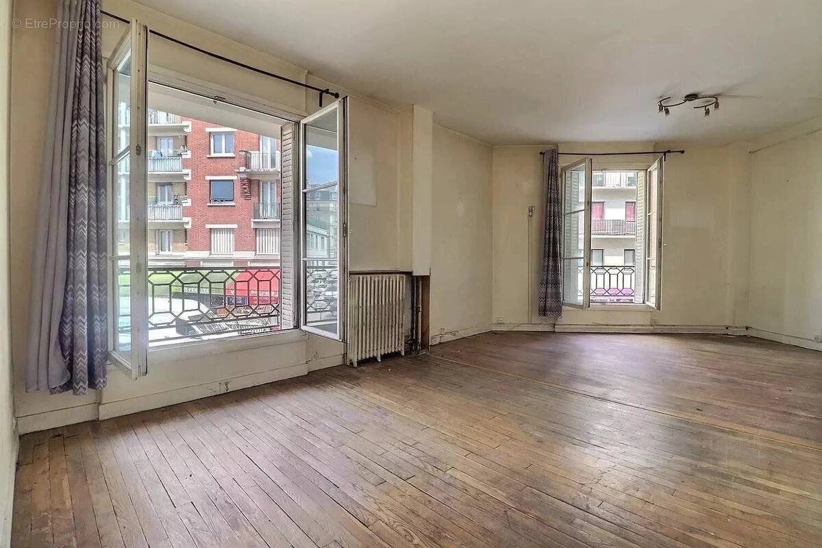 Appartement à PARIS-14E