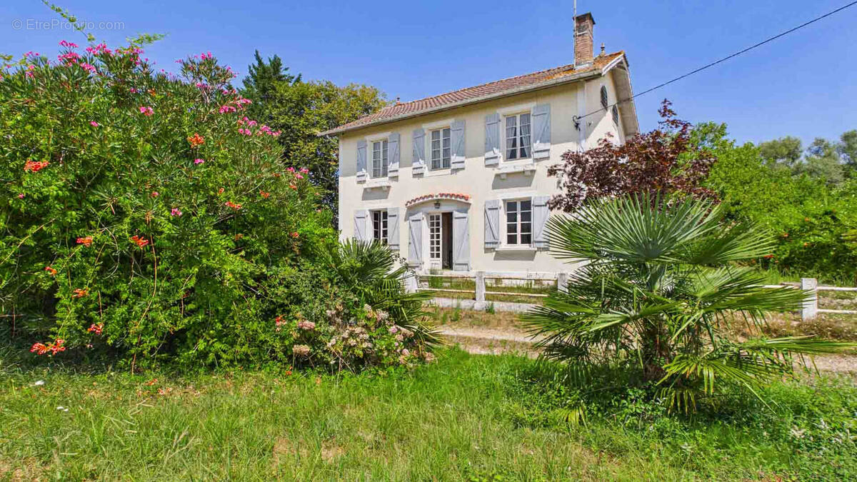 Maison de maître à Saint Martin De Hinx 170 m2 - photo 1