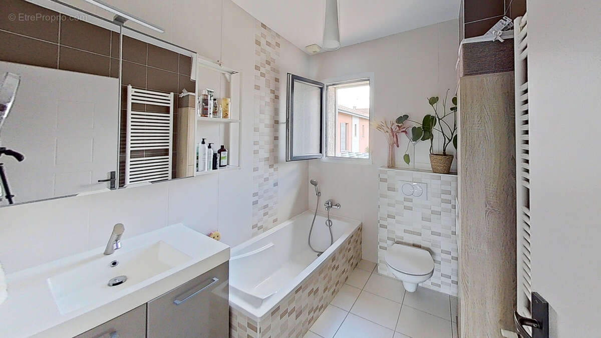 Appartement à CHAMPAGNE-AU-MONT-D&#039;OR